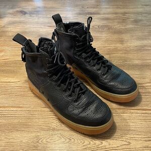 NIKE AIR FORCE 1 SPECIAL FORCES MID MENS SIZE 10.5 BLACK/GUM